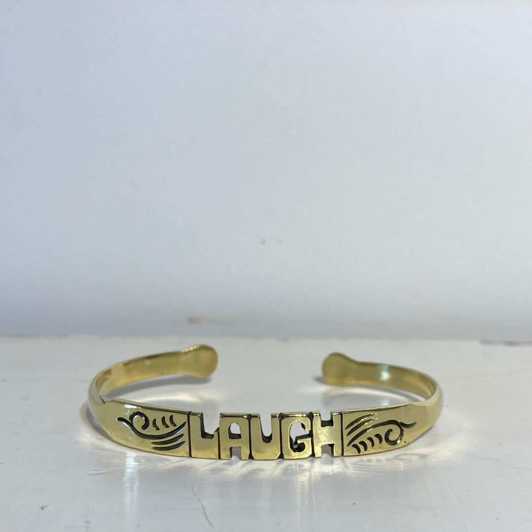 BRACELET EN LAITON GRAVÉ - "LAUGH"