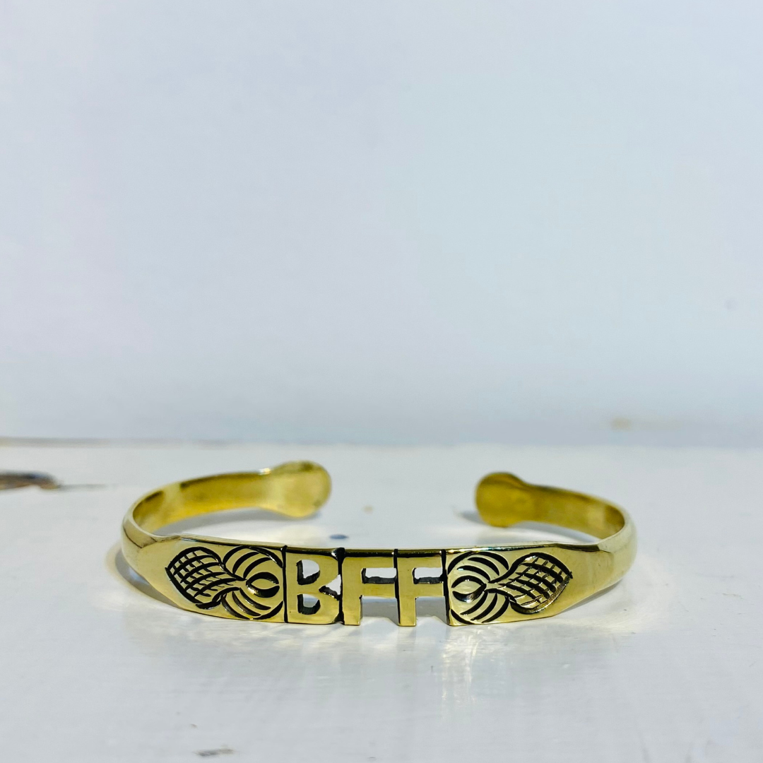 BRACELET KID EN LAITON GRAVÉ - "BFF"