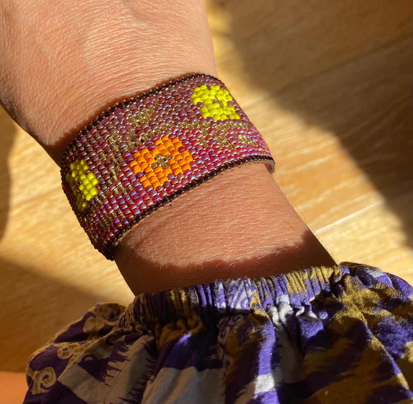 MANCHETTE LILAS EN PERLES