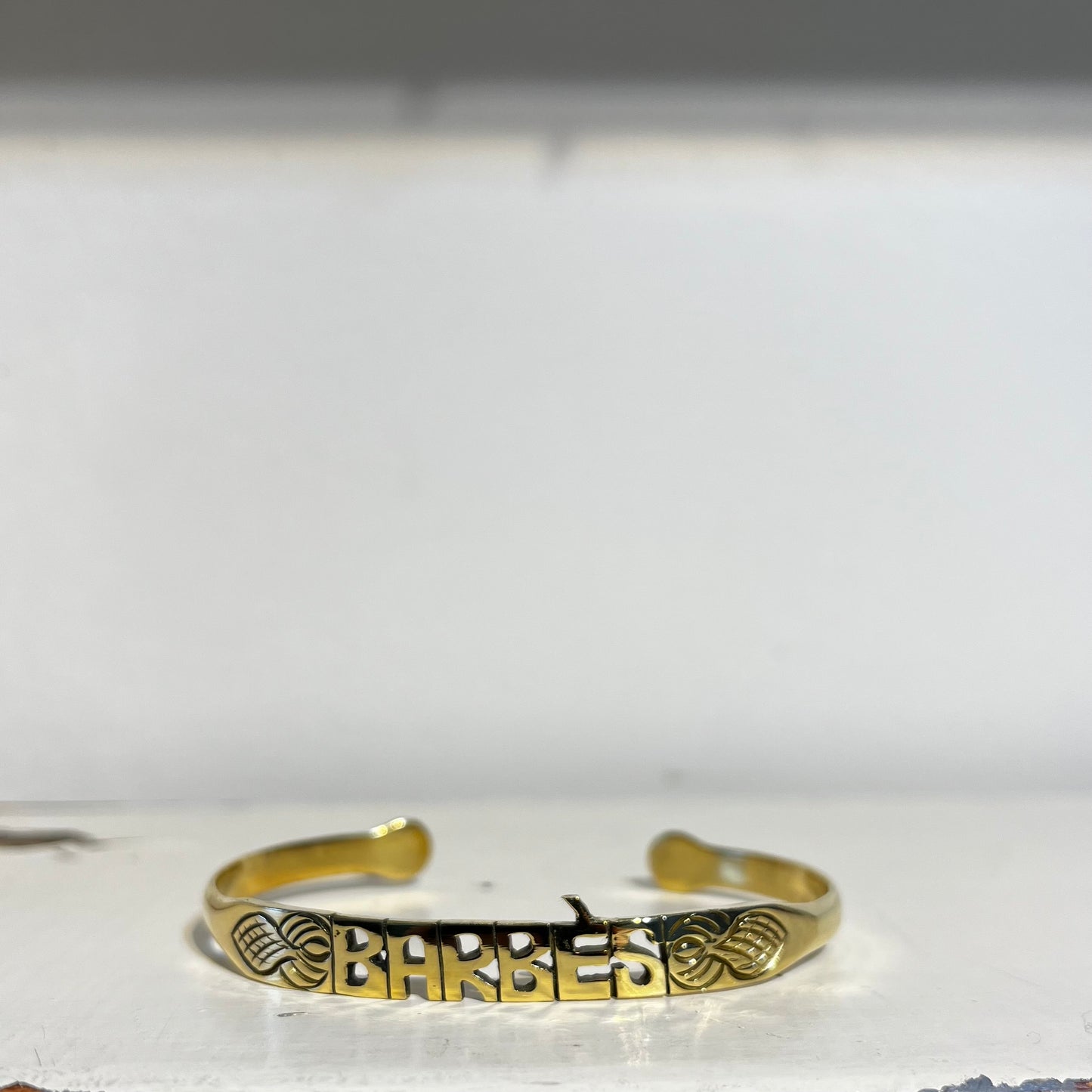 BRACELET EN LAITON GRAVÉ - "VILLE ou PAYS ou QUARTIER"