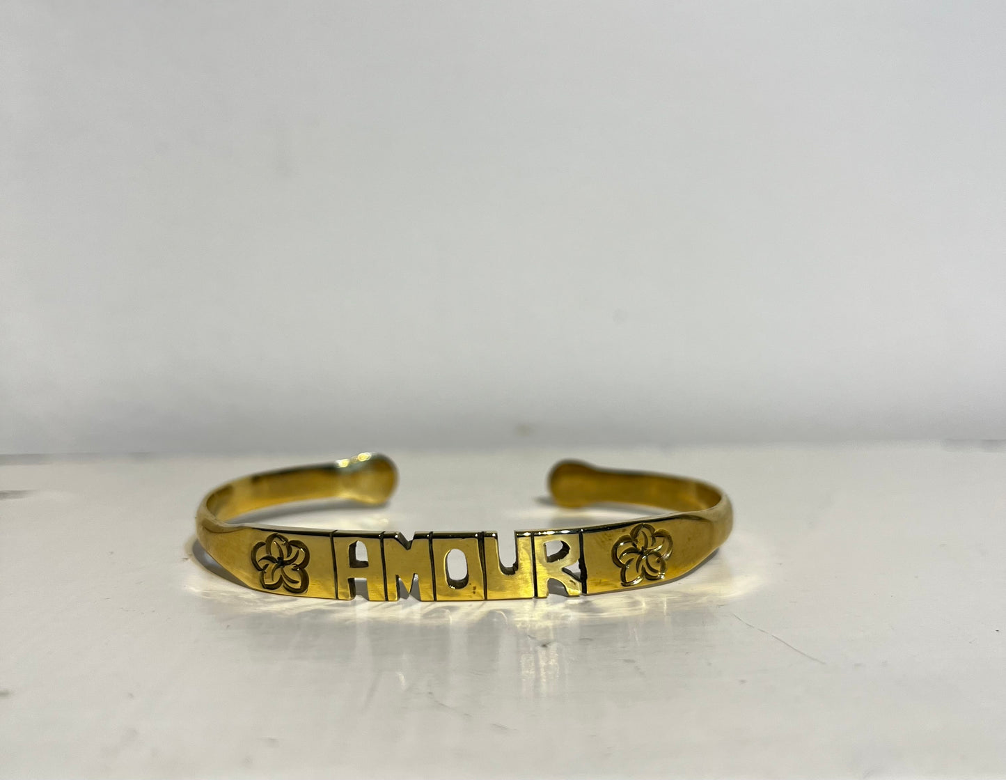 BRACELET EN LAITON GRAVÉ - "AMOUR"