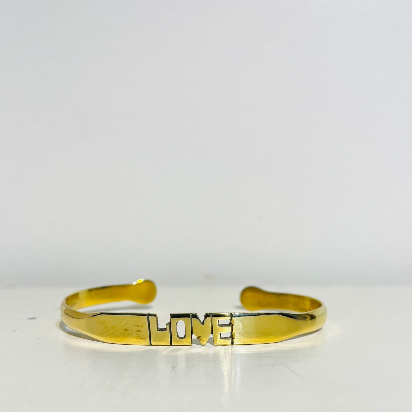 BRACELET EN LAITON GRAVÉ - "LOVE"