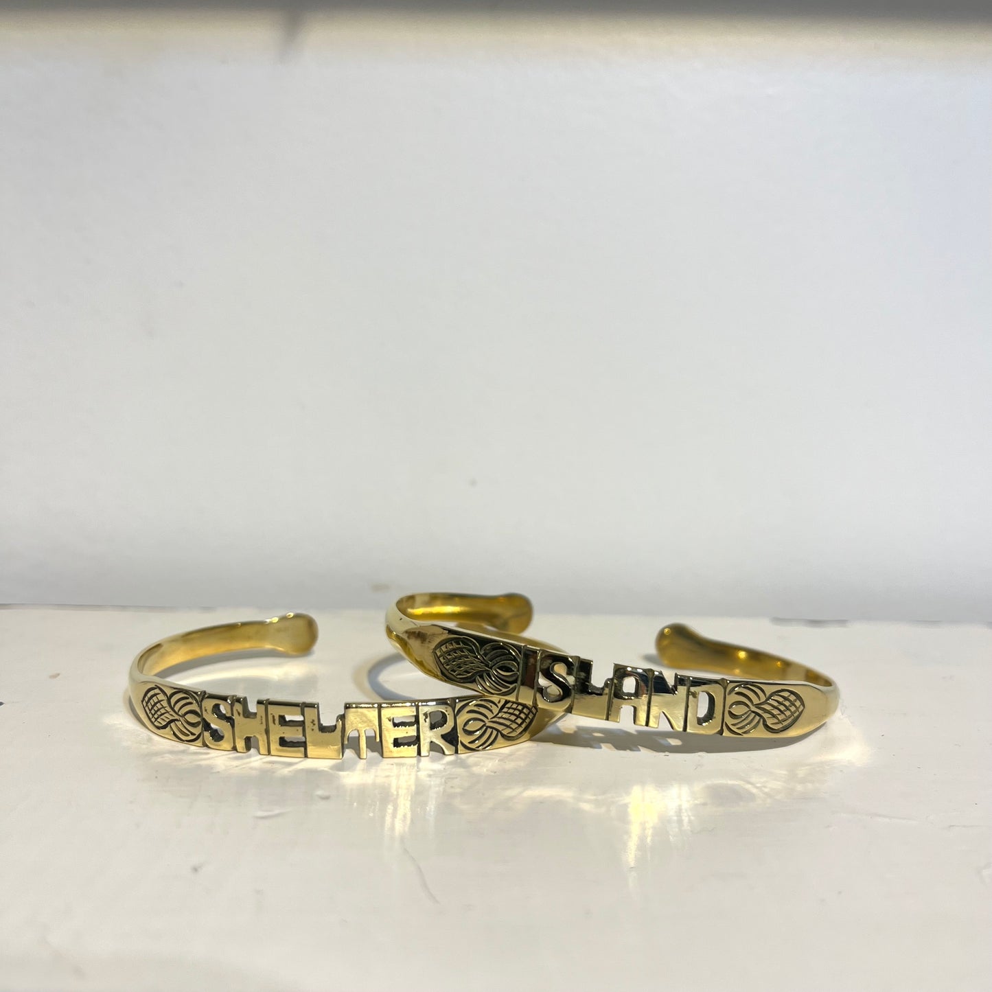 BRACELET EN LAITON GRAVÉ - "VILLE ou PAYS ou QUARTIER"