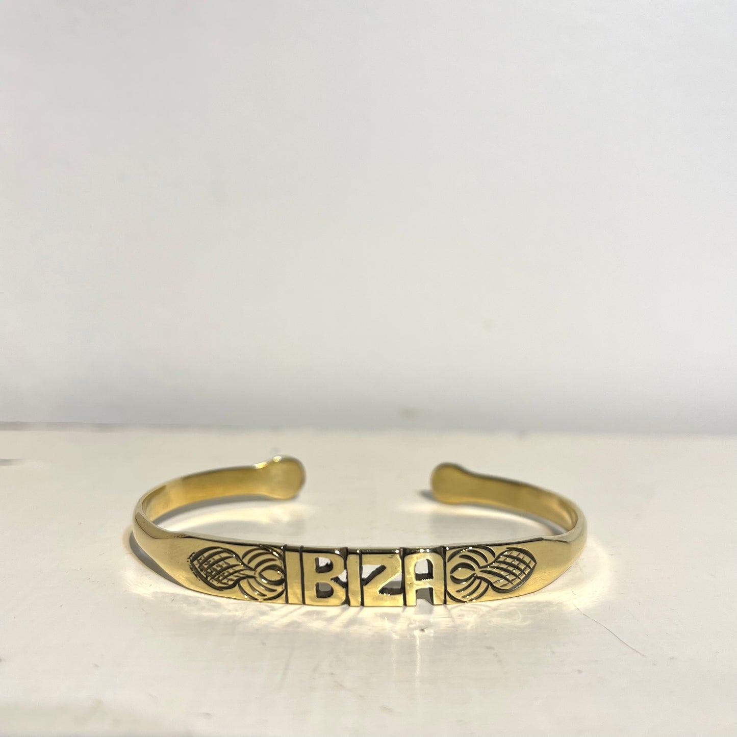 BRACELET EN LAITON GRAVÉ - "VILLE ou PAYS ou QUARTIER"