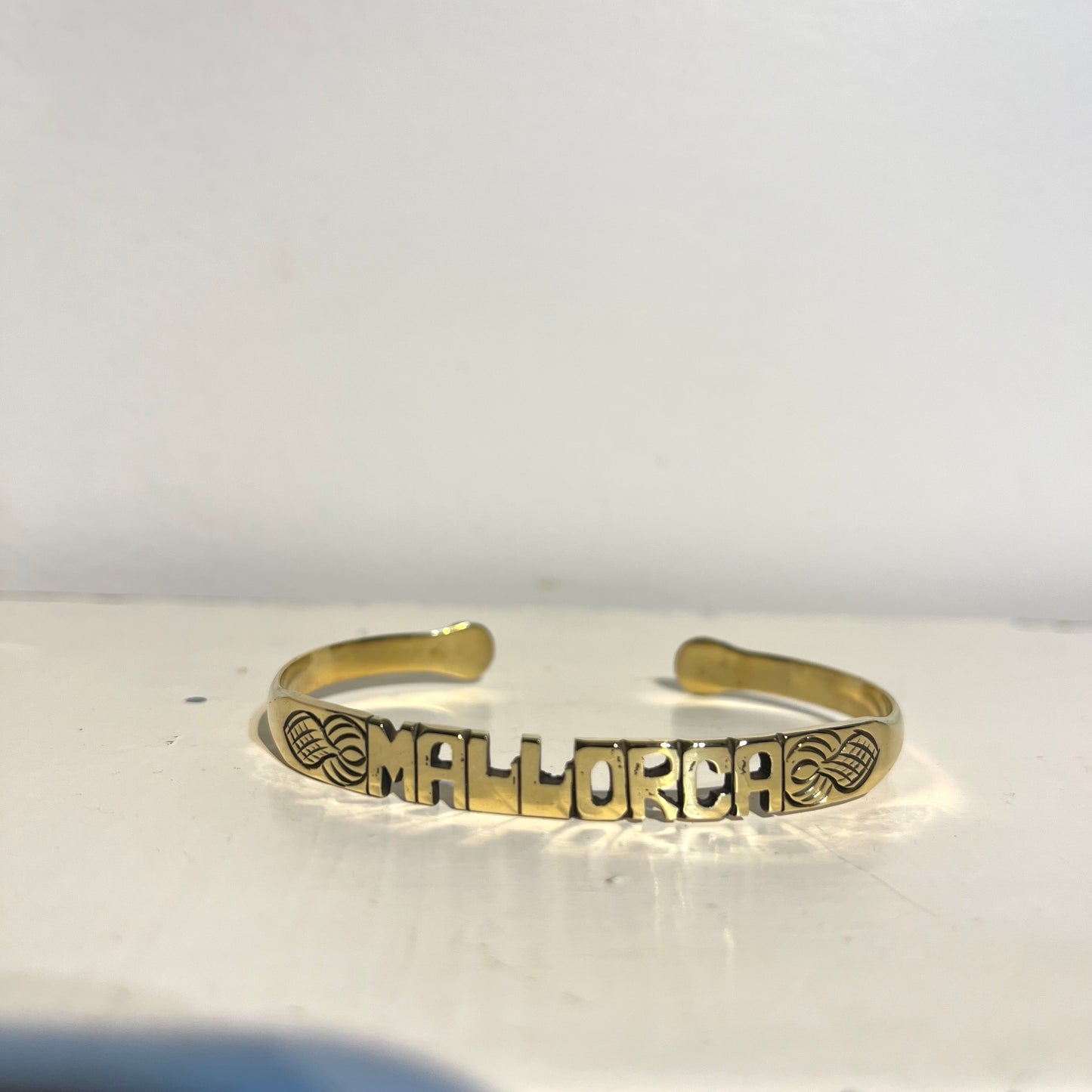 BRACELET EN LAITON GRAVÉ - "VILLE ou PAYS ou QUARTIER"