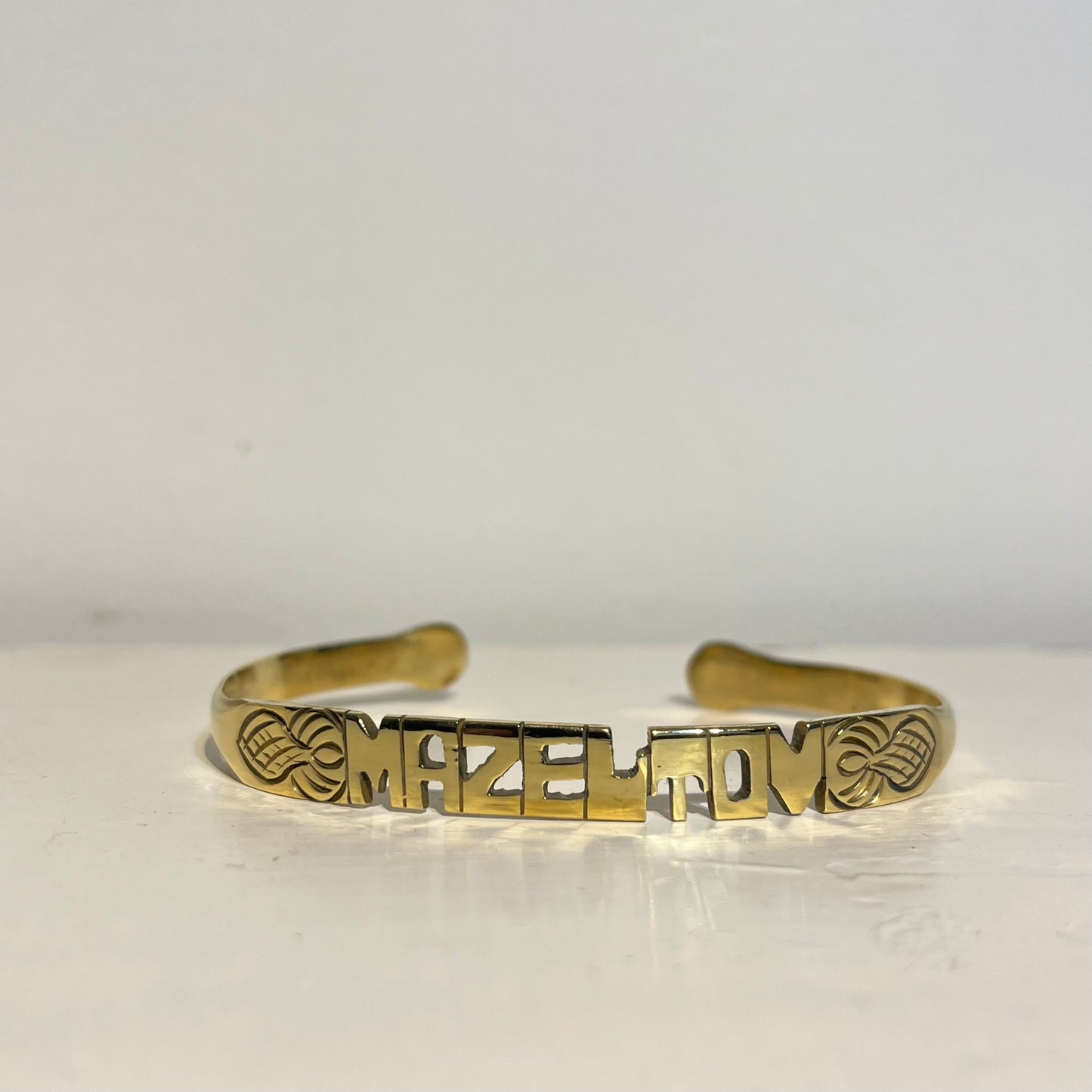 BRACELET EN LAITON GRAVÉ - "MAZELTOV"