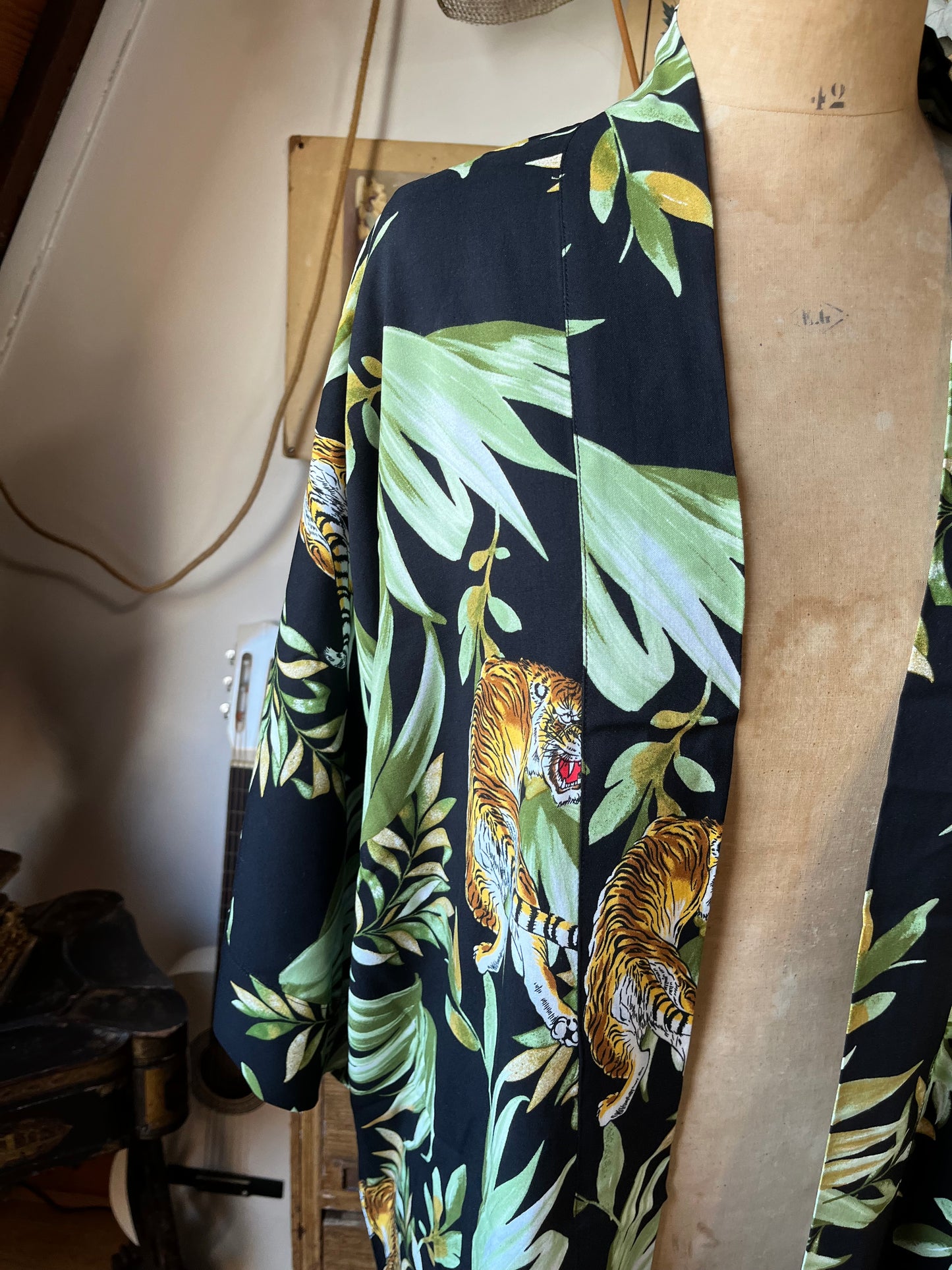 KIMONOS