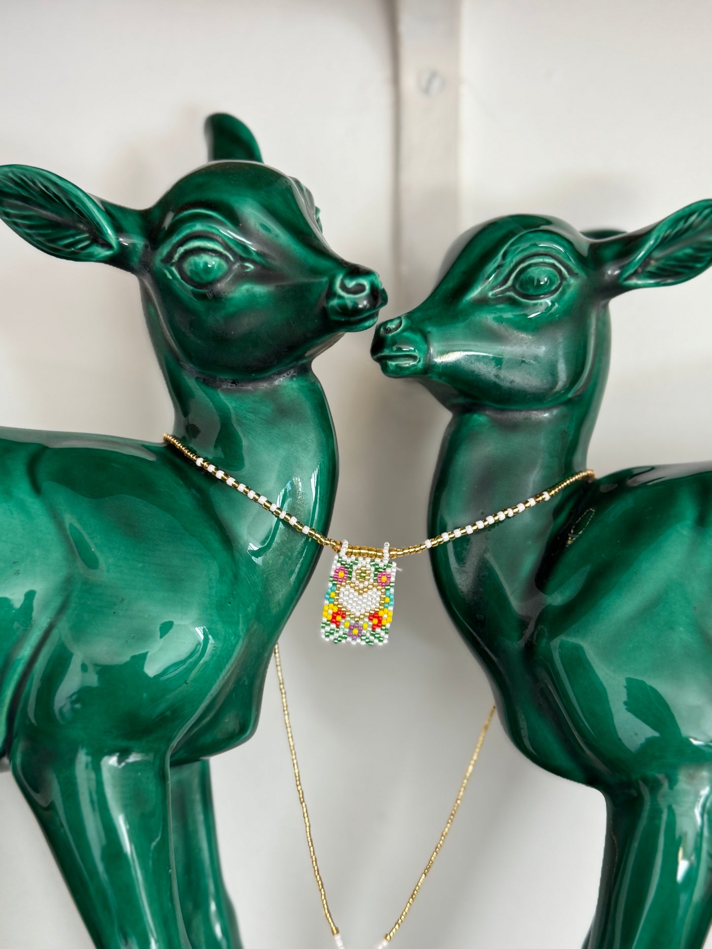 COLLIER LOVE