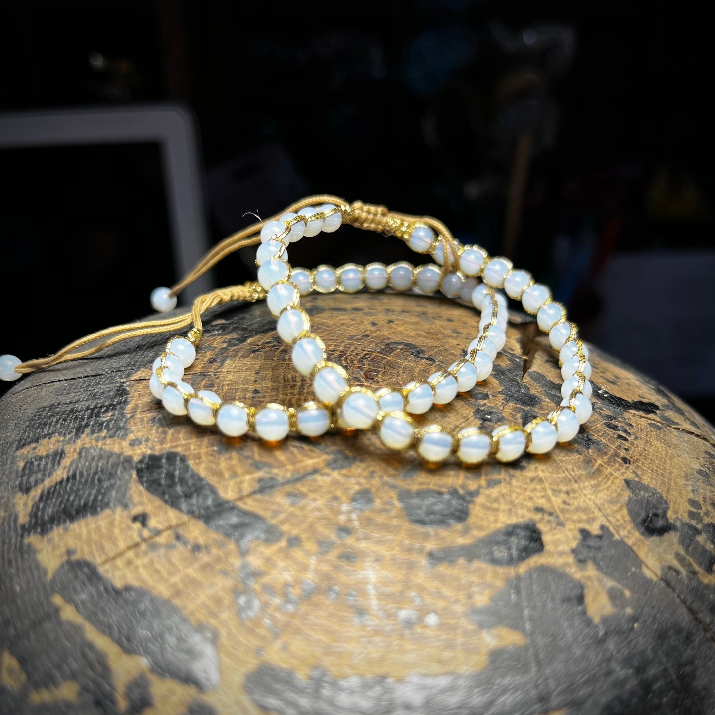 BRACELET TRESSÉ AU FIL DORÉ