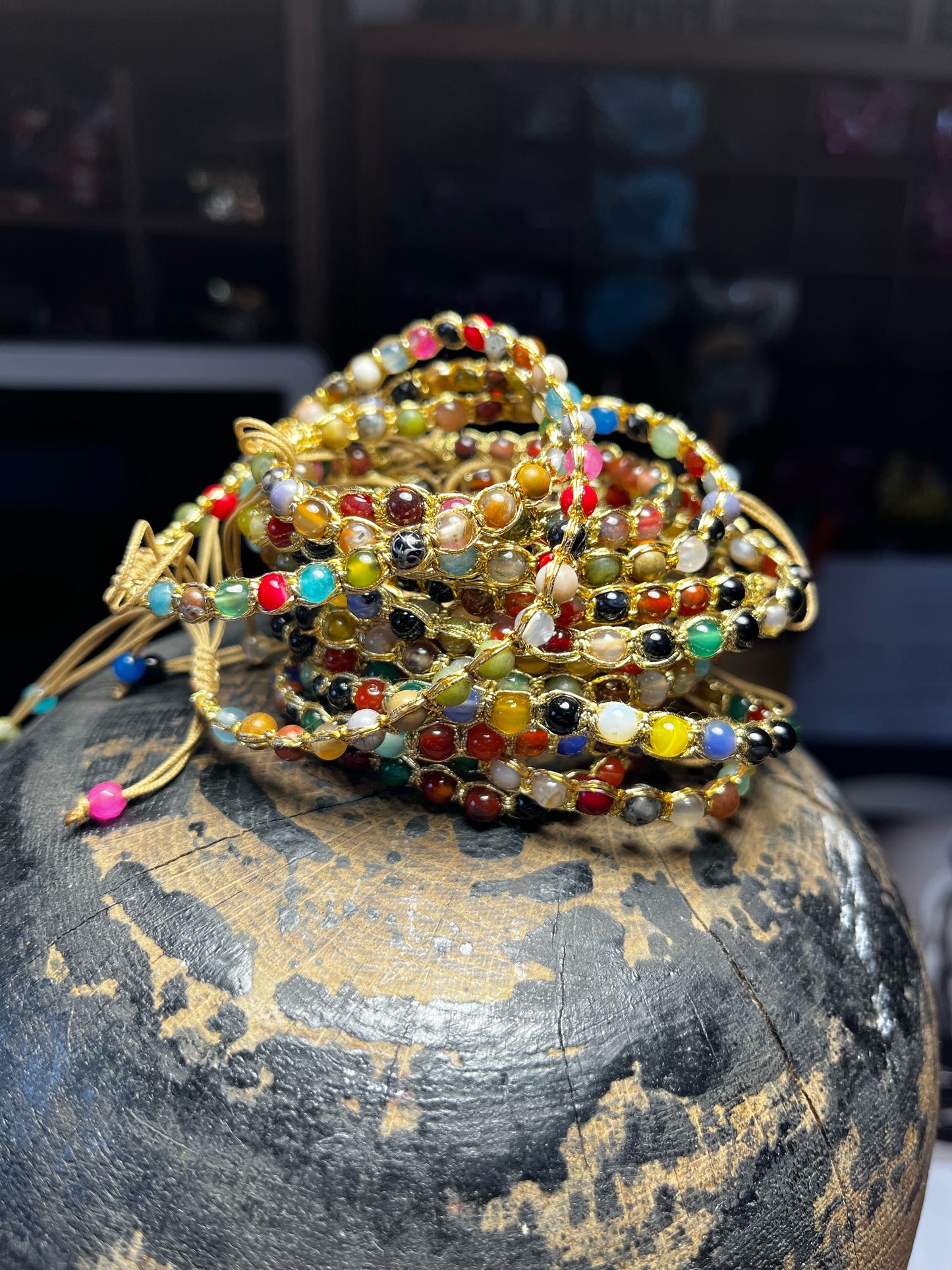 BRACELET TRESSÉ AU FIL DORÉ