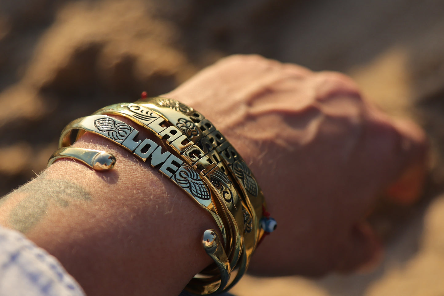 BRACELET EN LAITON GRAVÉ - "LOVE"
