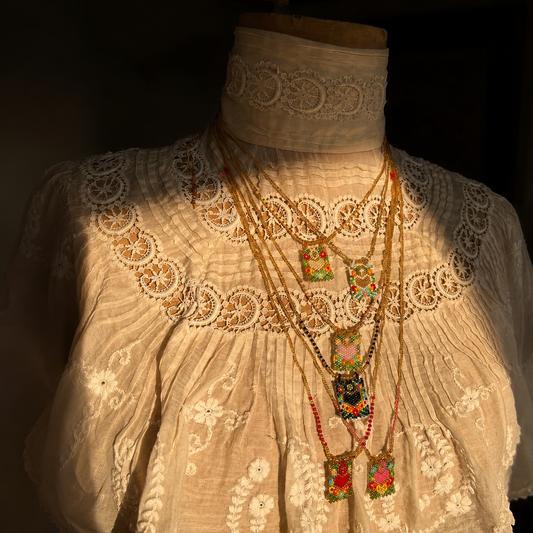 COLLIER LOVE