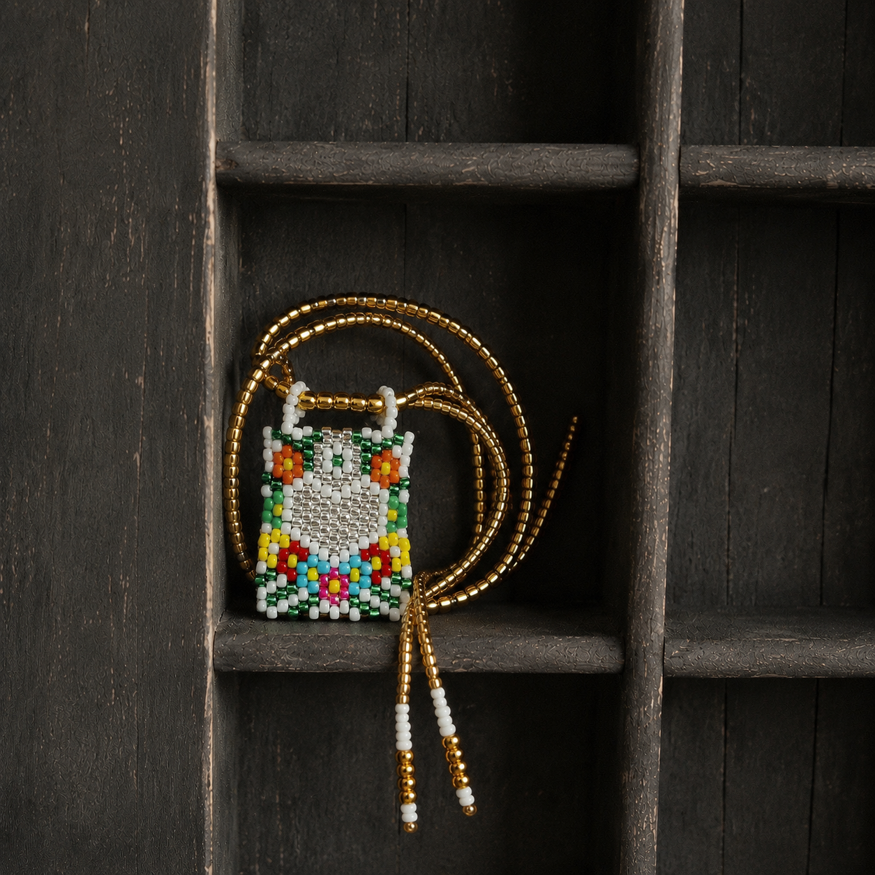 COLLIER LOVE