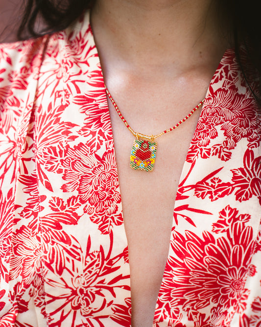 COLLIER LOVE